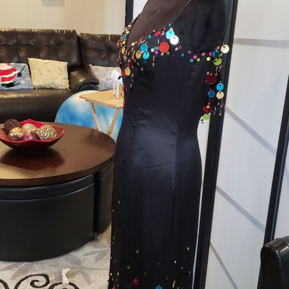 Dress - Picture 4 of 8